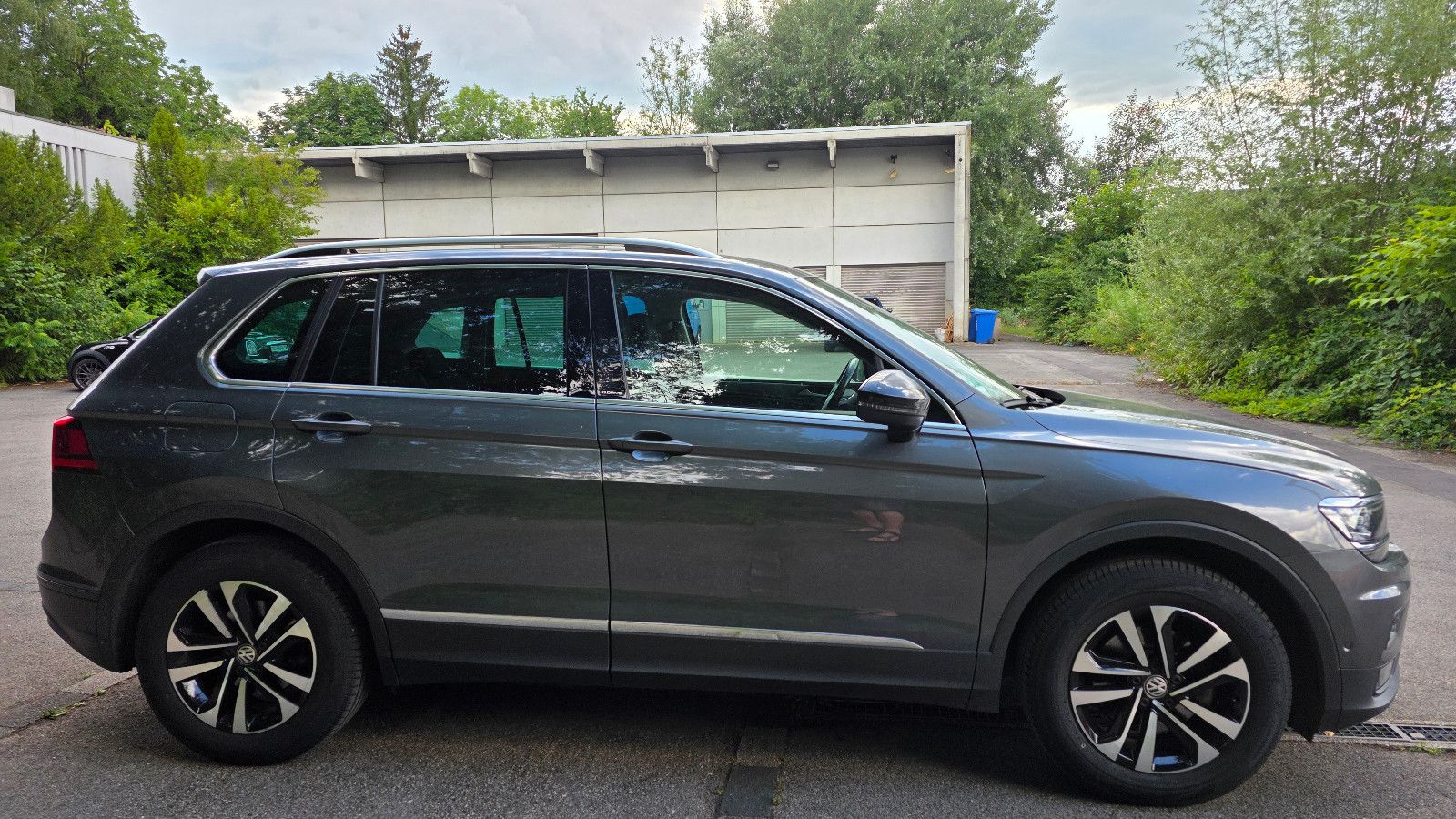 Volkswagen Tiguan 1.5 TSI IQ.DRIVE*Navi*LED*AHK*ACC*HUD*17" foto 10