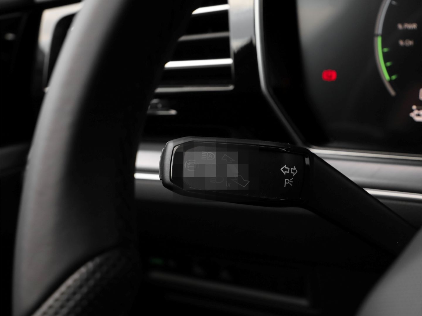 Volkswagen Touareg R 3,0 l V6 eHybrid 4M 0,5% DW Versteueru foto 17