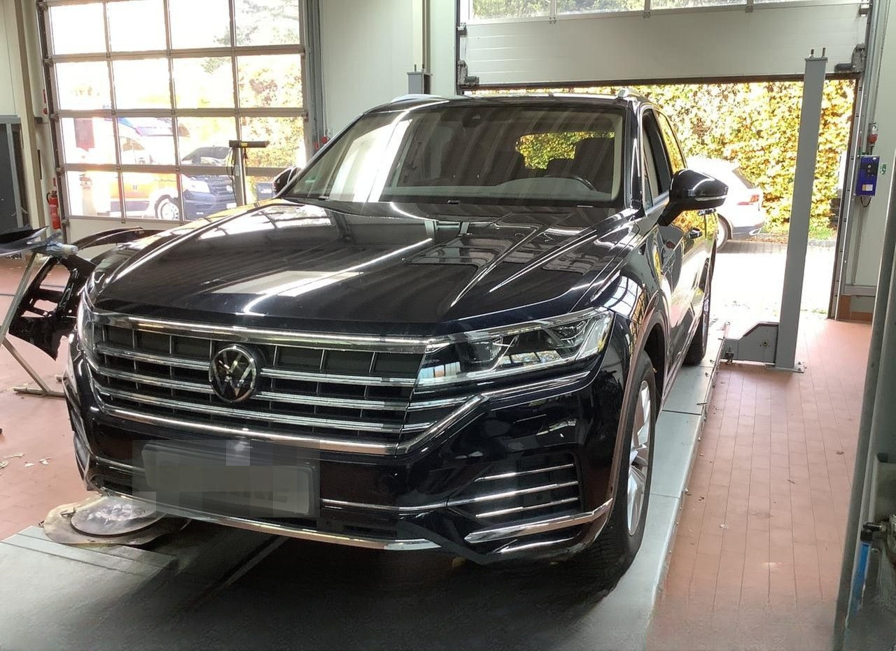 Volkswagen Touareg 3.0 TDI 4M LED Luft Navi AHK Leder Kam foto 2