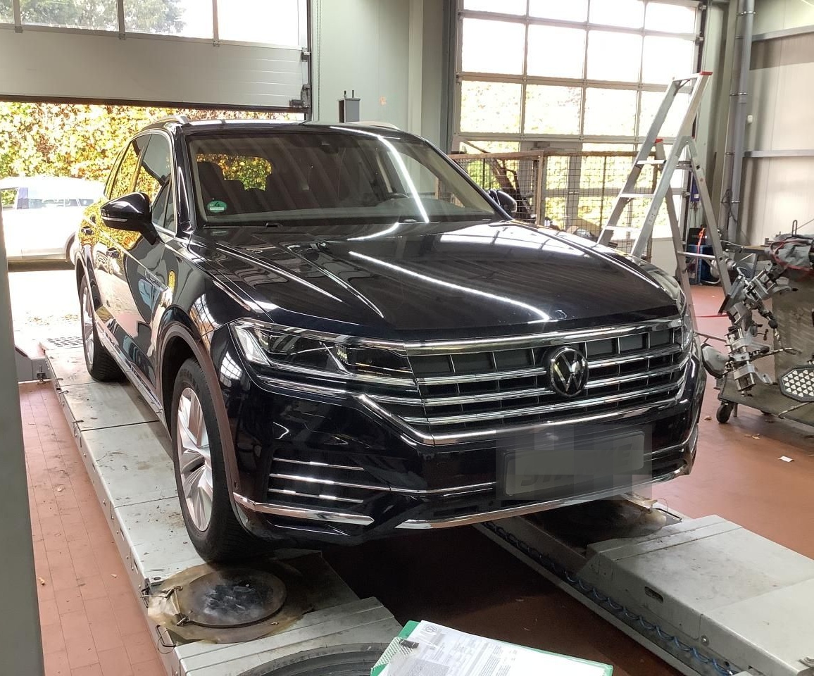 Volkswagen Touareg 3.0 TDI 4M LED Luft Navi AHK Leder Kam foto 4