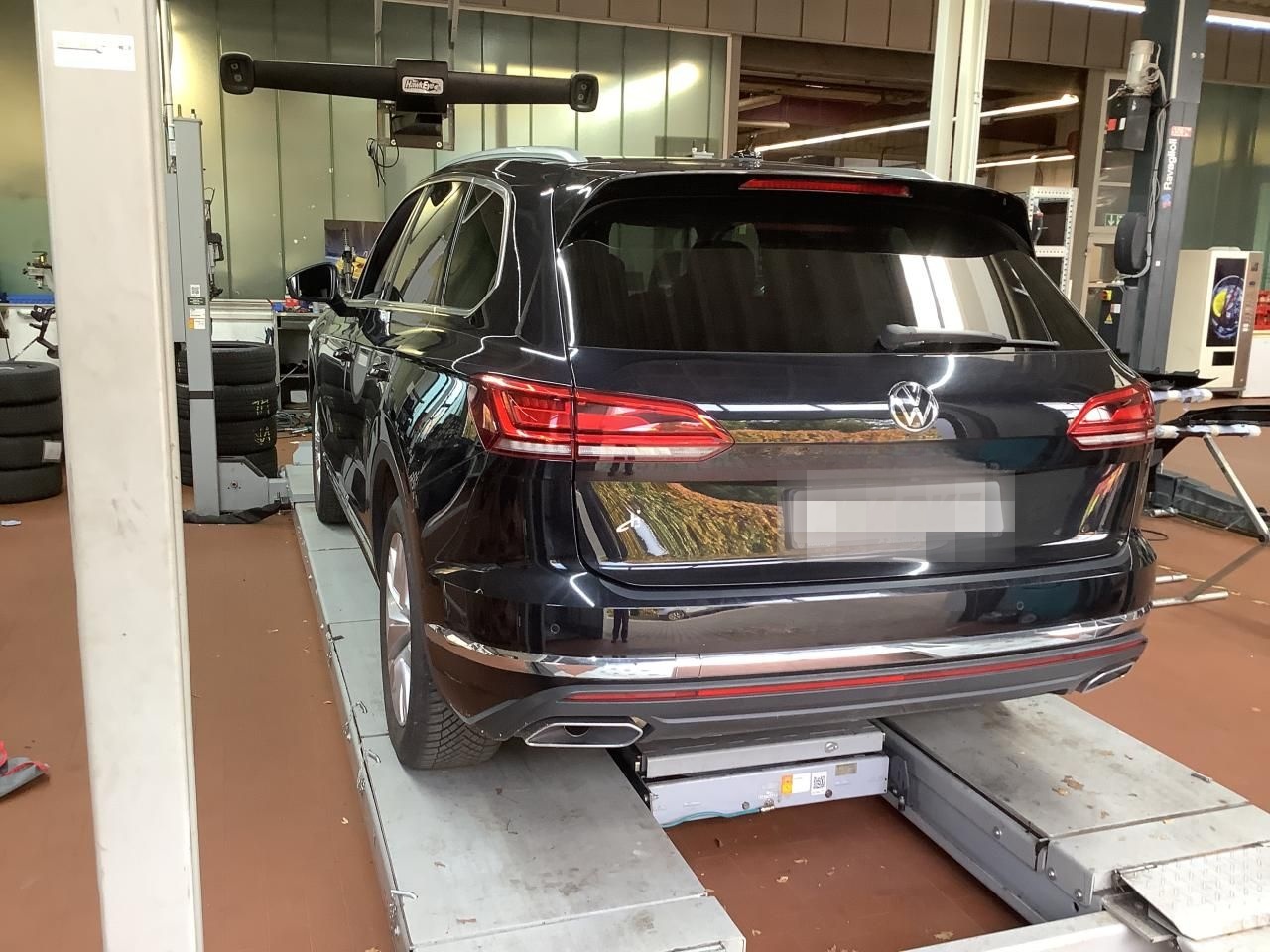 Volkswagen Touareg 3.0 TDI 4M LED Luft Navi AHK Leder Kam foto 6