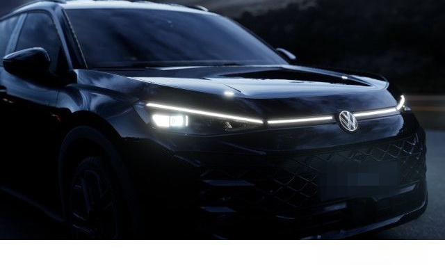 Volkswagen T-Roc R-Line 1.5 eTSI |IQ.Light|AreaView|Headup foto 12