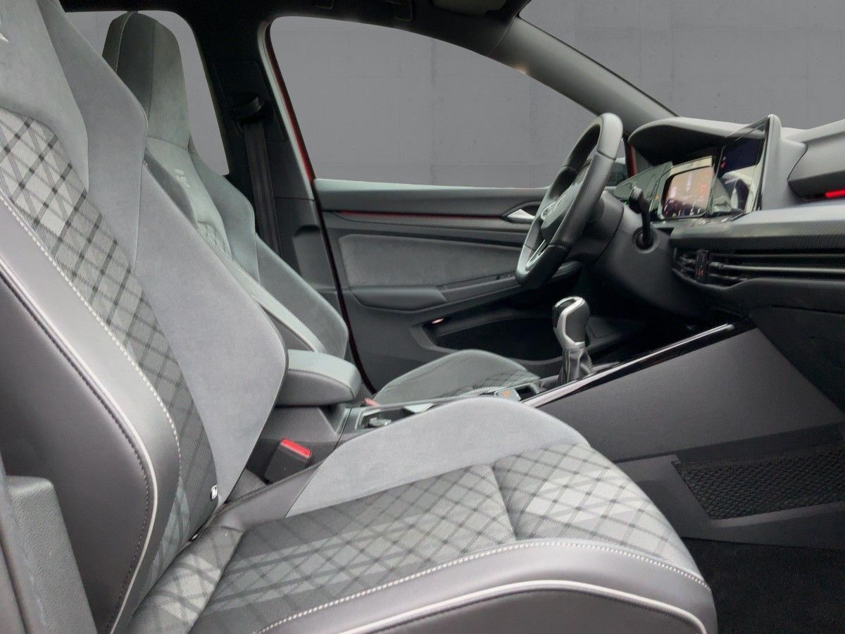 Volkswagen Golf VIII 1.5 TSI R-LINE MATRIX+APP+PANO+HARMAN foto 12