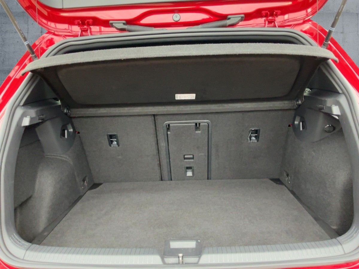 Volkswagen Golf VIII 1.5 TSI R-LINE MATRIX+APP+PANO+HARMAN foto 14
