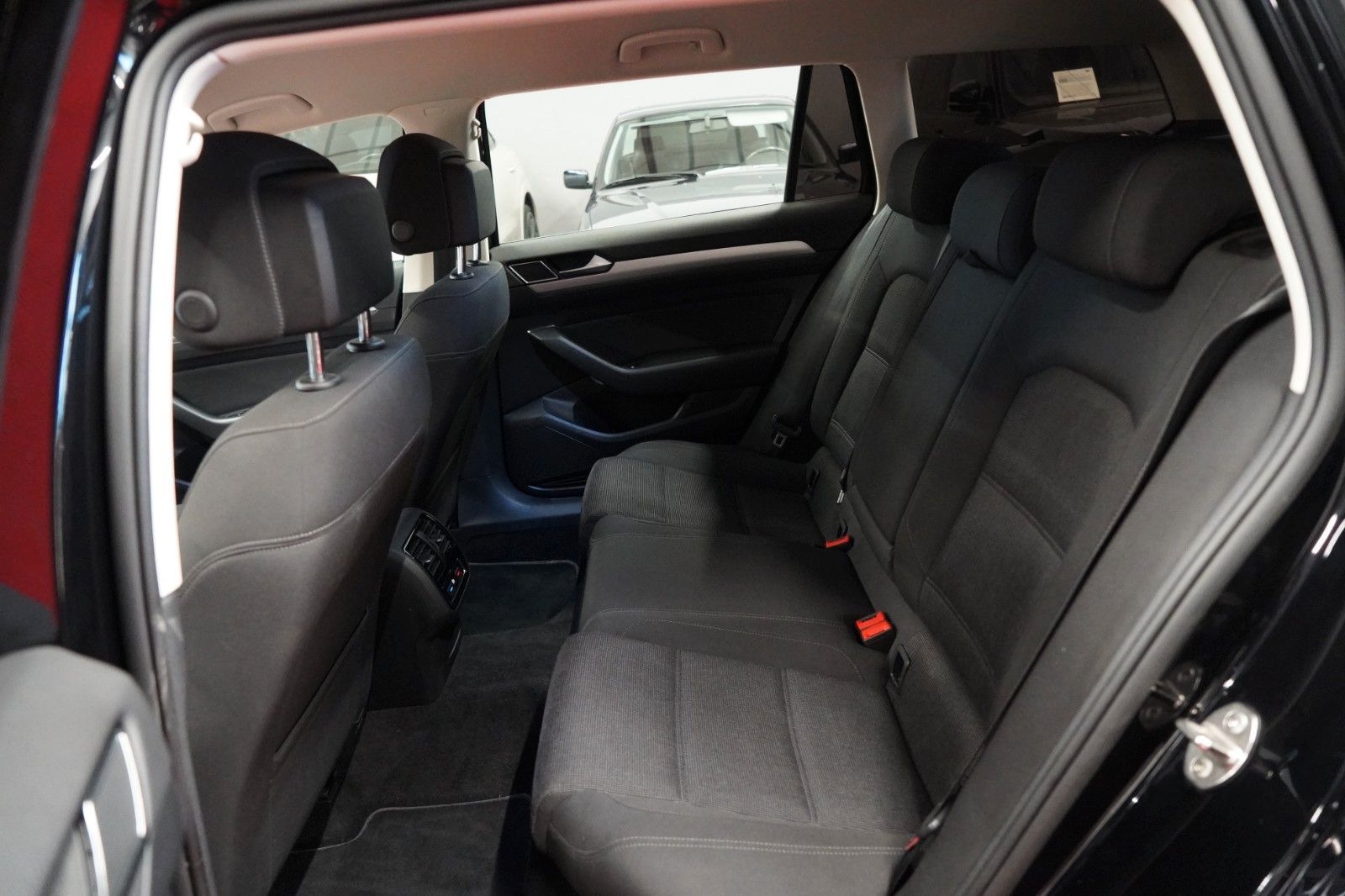 Volkswagen Passat Variant 2.0 TDI DSG Comfortline foto 30