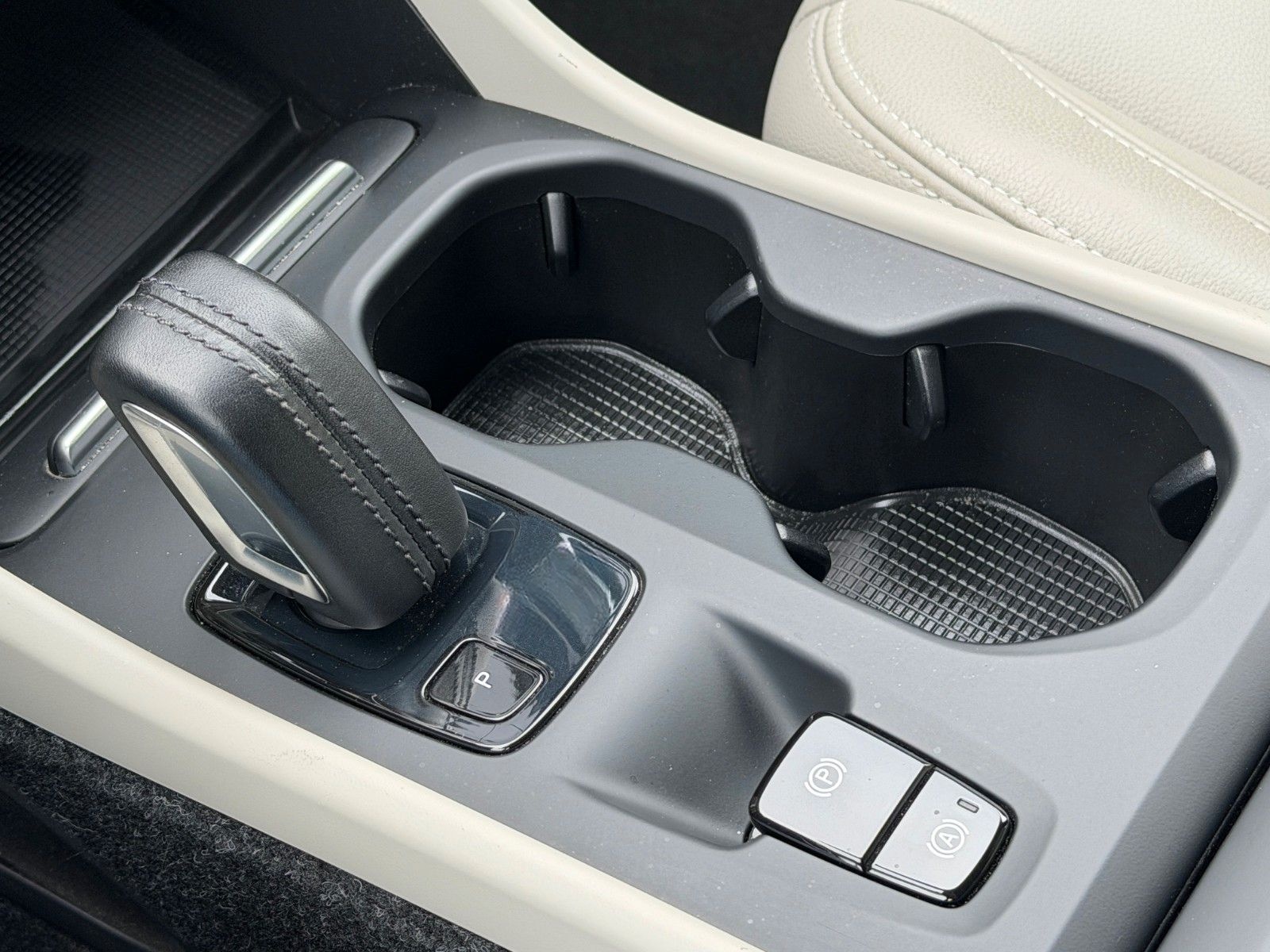 Volvo XC40 T4 Momentum AWD *Nav*Totwinkel*AHK*LED*360° foto 14