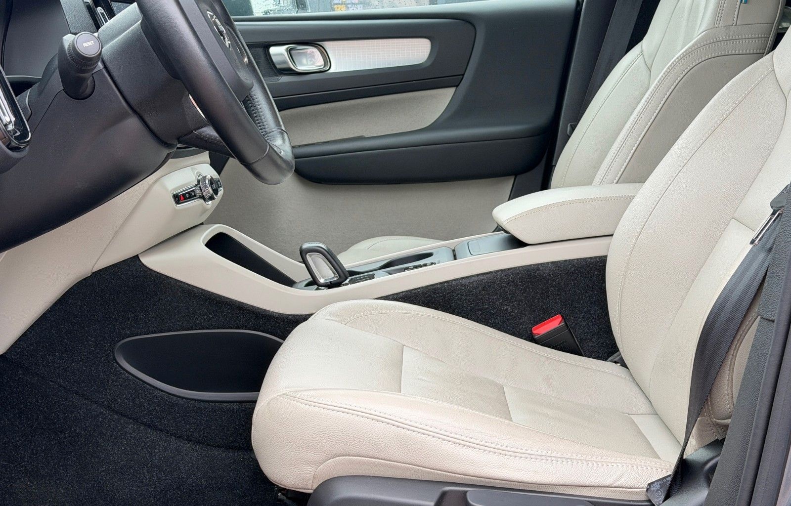 Volvo XC40 T4 Momentum AWD *Nav*Totwinkel*AHK*LED*360° foto 17