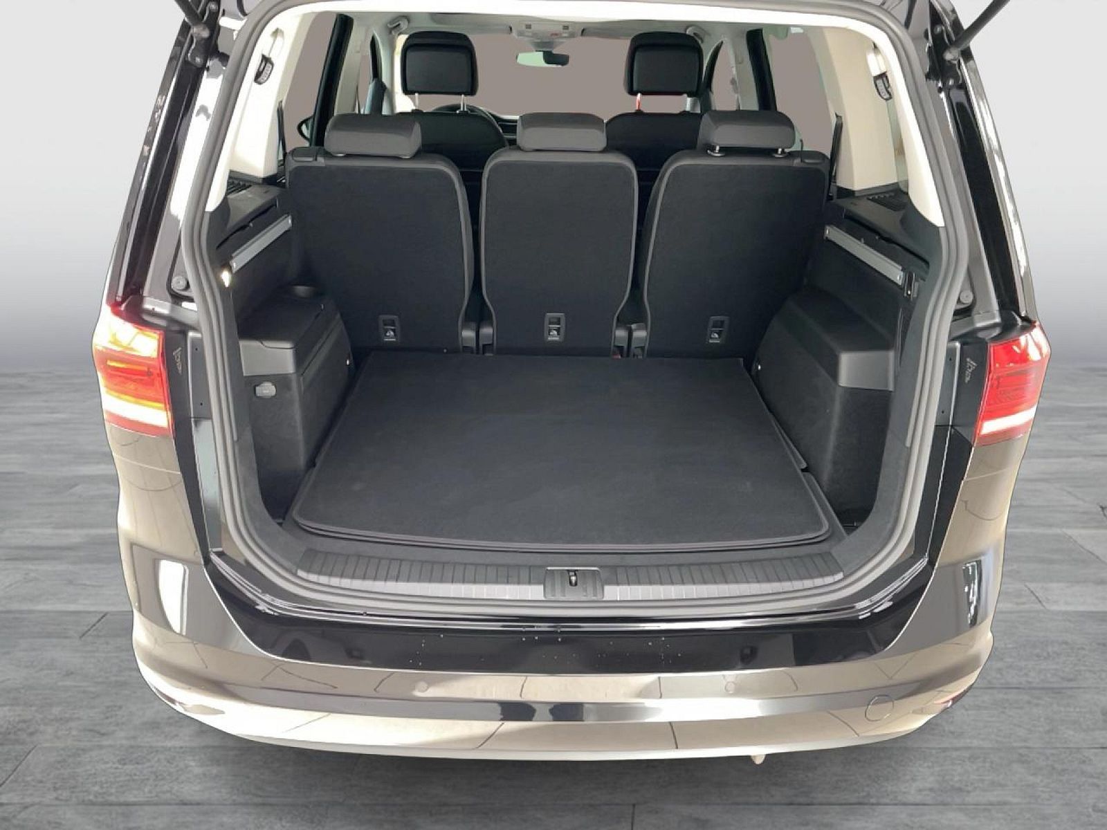 Volkswagen Touran 1.5 TSI DSG Highline Bluetooth Navi LED foto 13