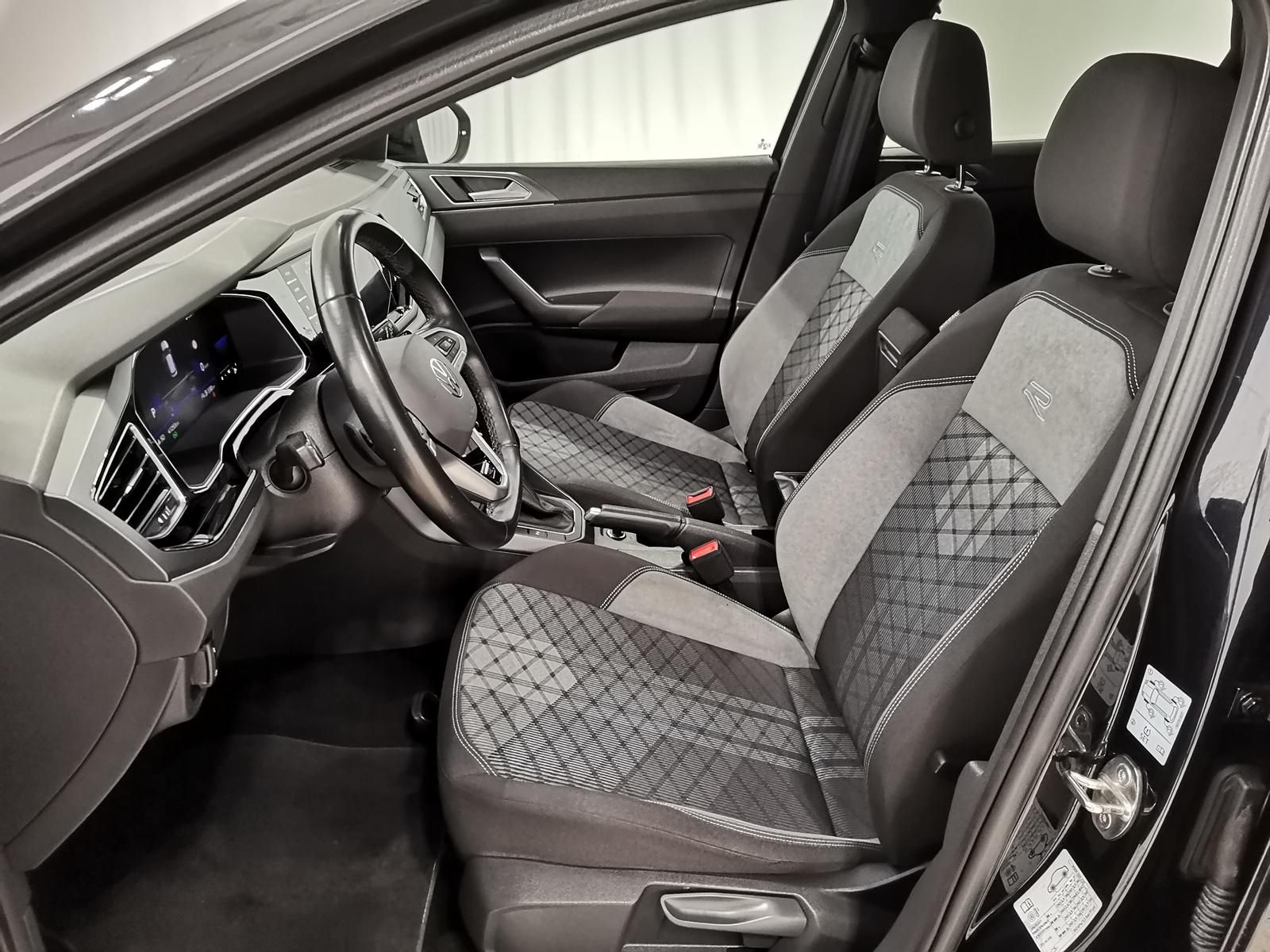 Volkswagen Taigo 1.5 TSI DSG R-Line Pano|AHK|Navi|Matrix foto 7