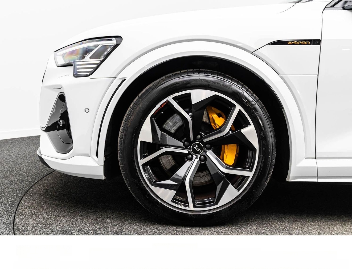 Audi E-TRON SPORTBACK S BLACK ACC/HuD/PANO/S-SITZE foto 13