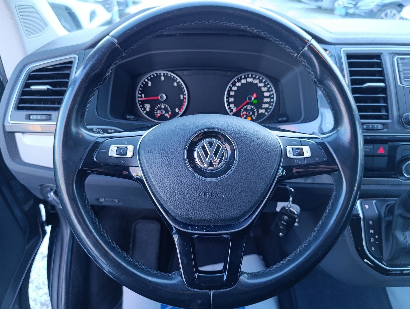 Volkswagen T6 Multivan Comfortline Alcantara Navi AHK PDC foto 18