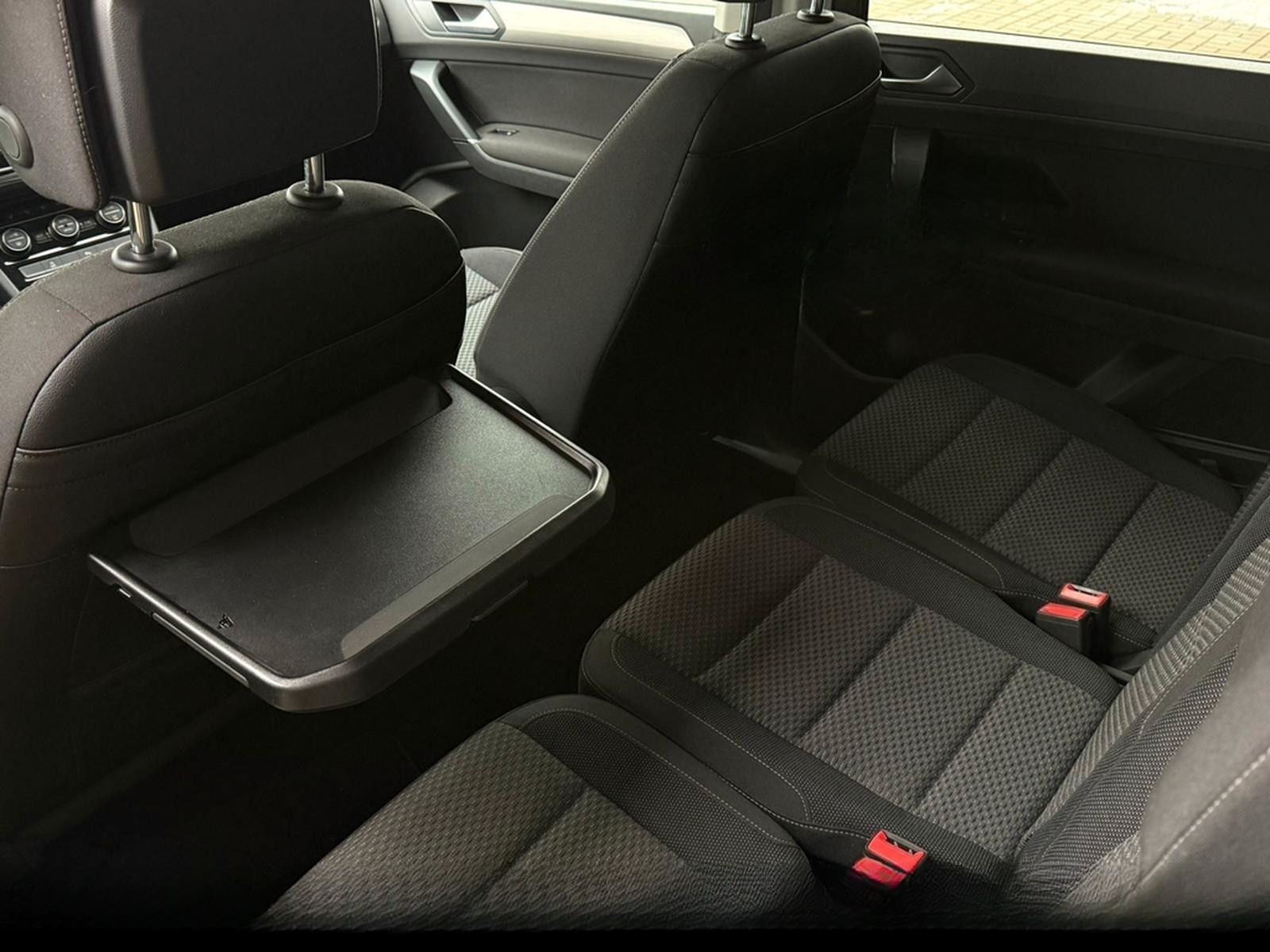 Volkswagen Touran Comfortline DSG 2.0 TDI, 7-Sitzer, ACC foto 37