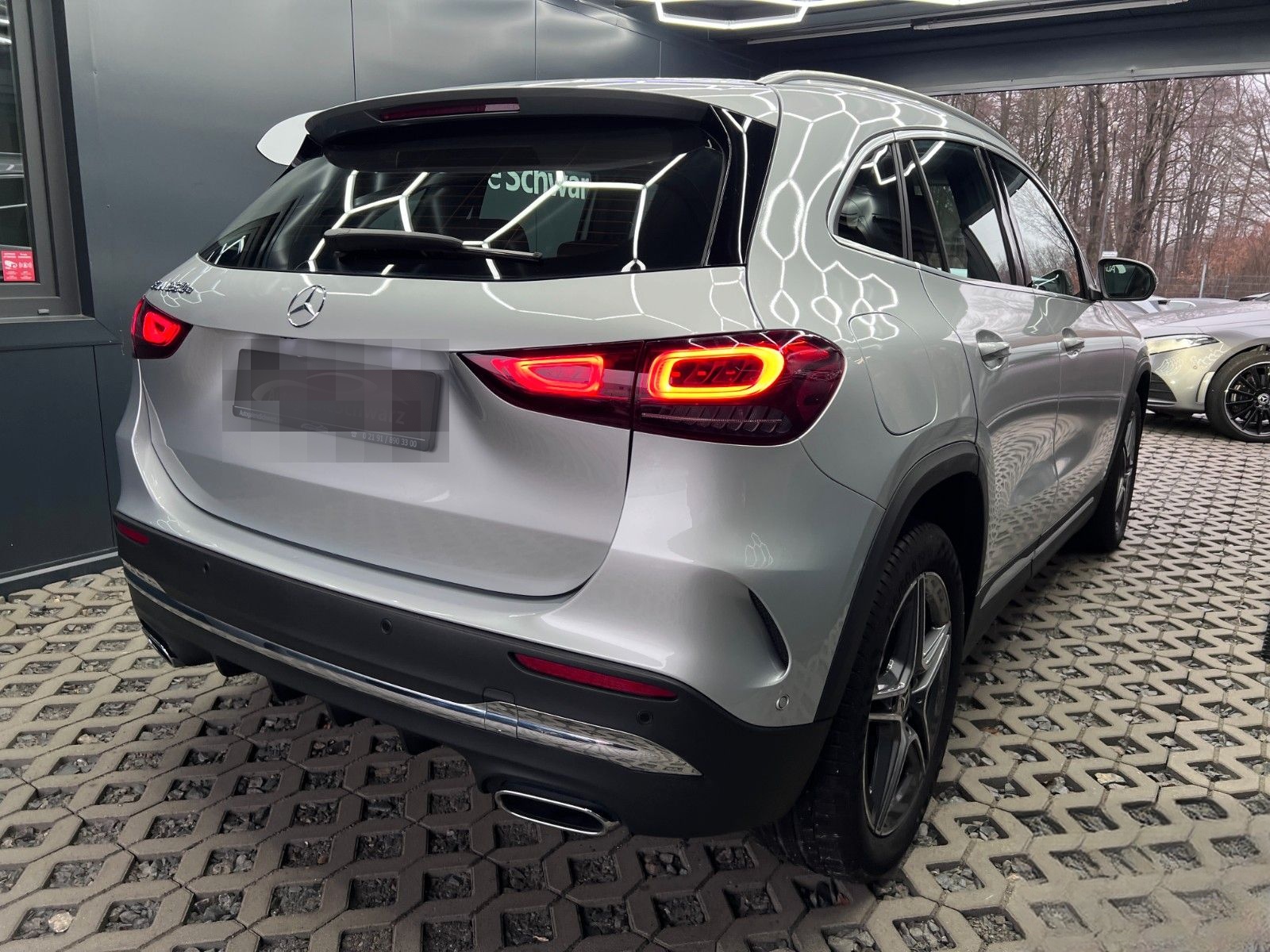 Mercedes-Benz GLA 250e 8G AMG-LINE LED DIST+HUD AUGR+KAM LEDER foto 8