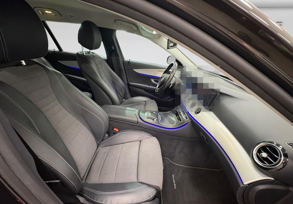 Mercedes-Benz E 400 Td 4M AVANTGARDE|DISTR|LED|360°|HUD|AMBI foto 15