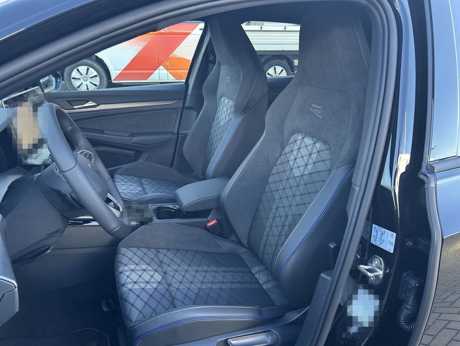 Volkswagen Golf R-Line 1.5 l DSG Black Style LED Matrix foto 12