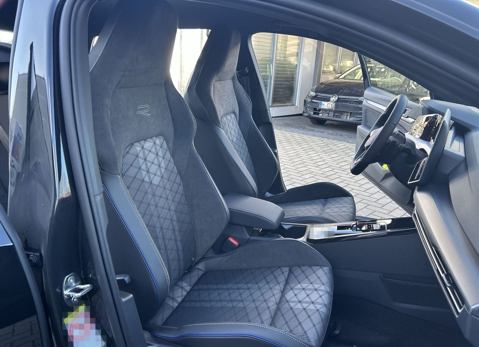 Volkswagen Golf R-Line 1.5 l DSG Black Style LED Matrix foto 23