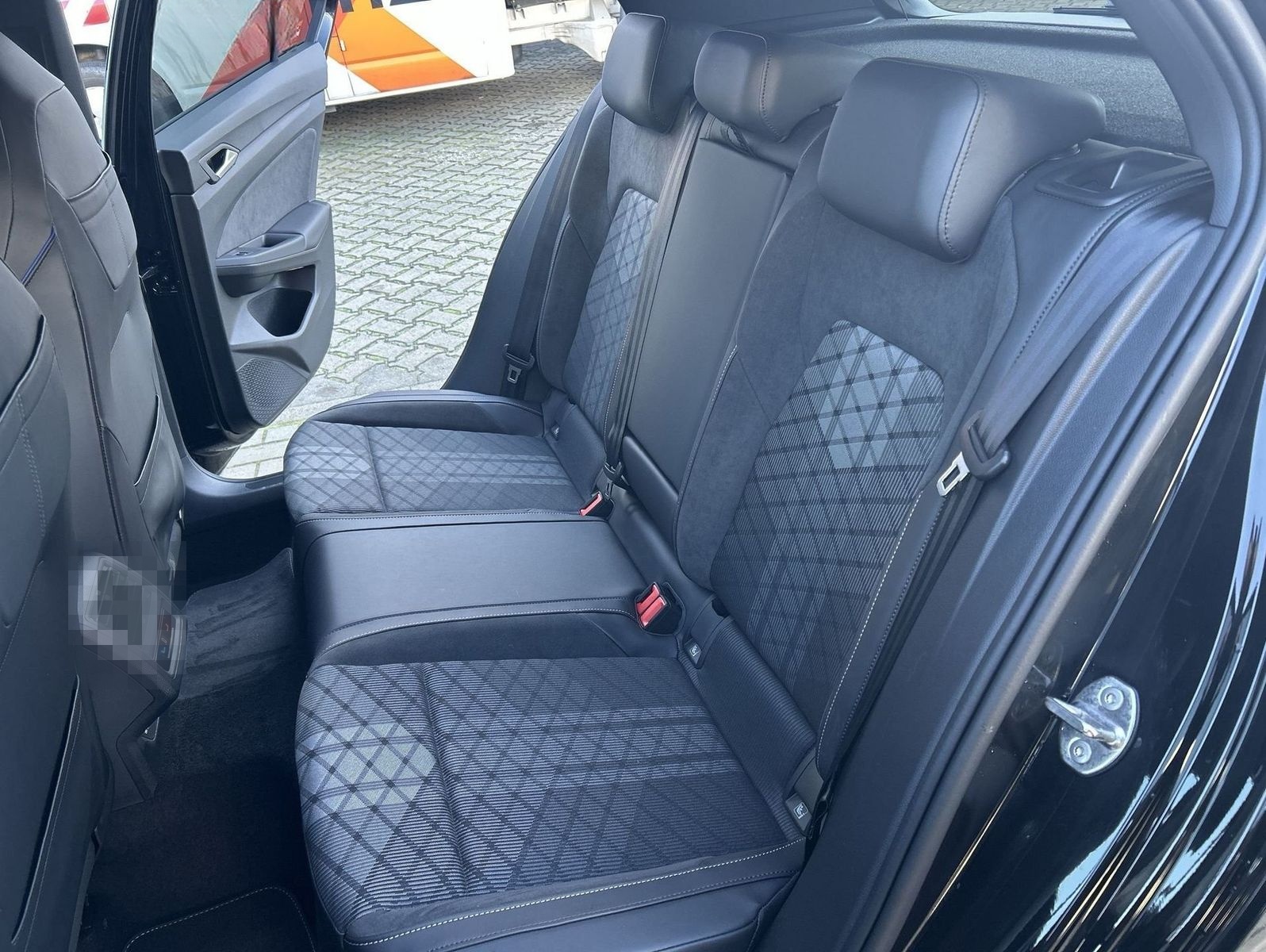 Volkswagen Golf R-Line 1.5 l DSG Black Style LED Matrix foto 9