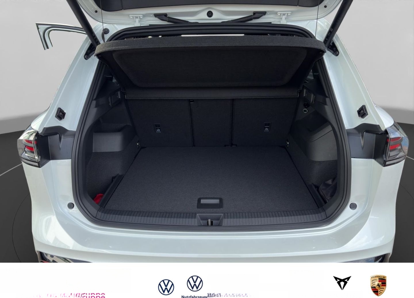 Volkswagen Tiguan 2.0 kW 4Motion R-Line TSI DSG+ERGOACTIV foto 6