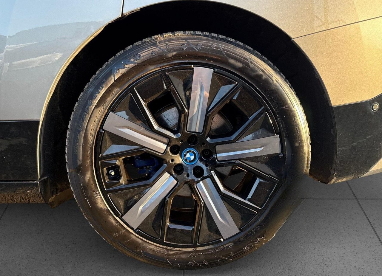 BMW iX xDr 40 Sport LivePro,360°,H/K,St+Go,HUD,21" foto 18