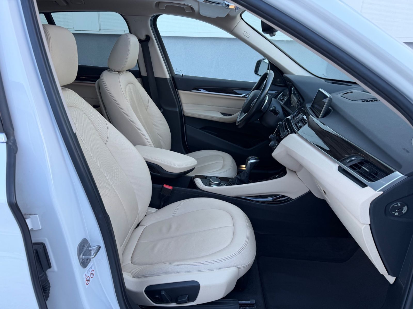 BMW X1 xDrive 25d*LED*PAN*HUD*KEY*H&K*KAM*AHK*NAV*19 foto 13