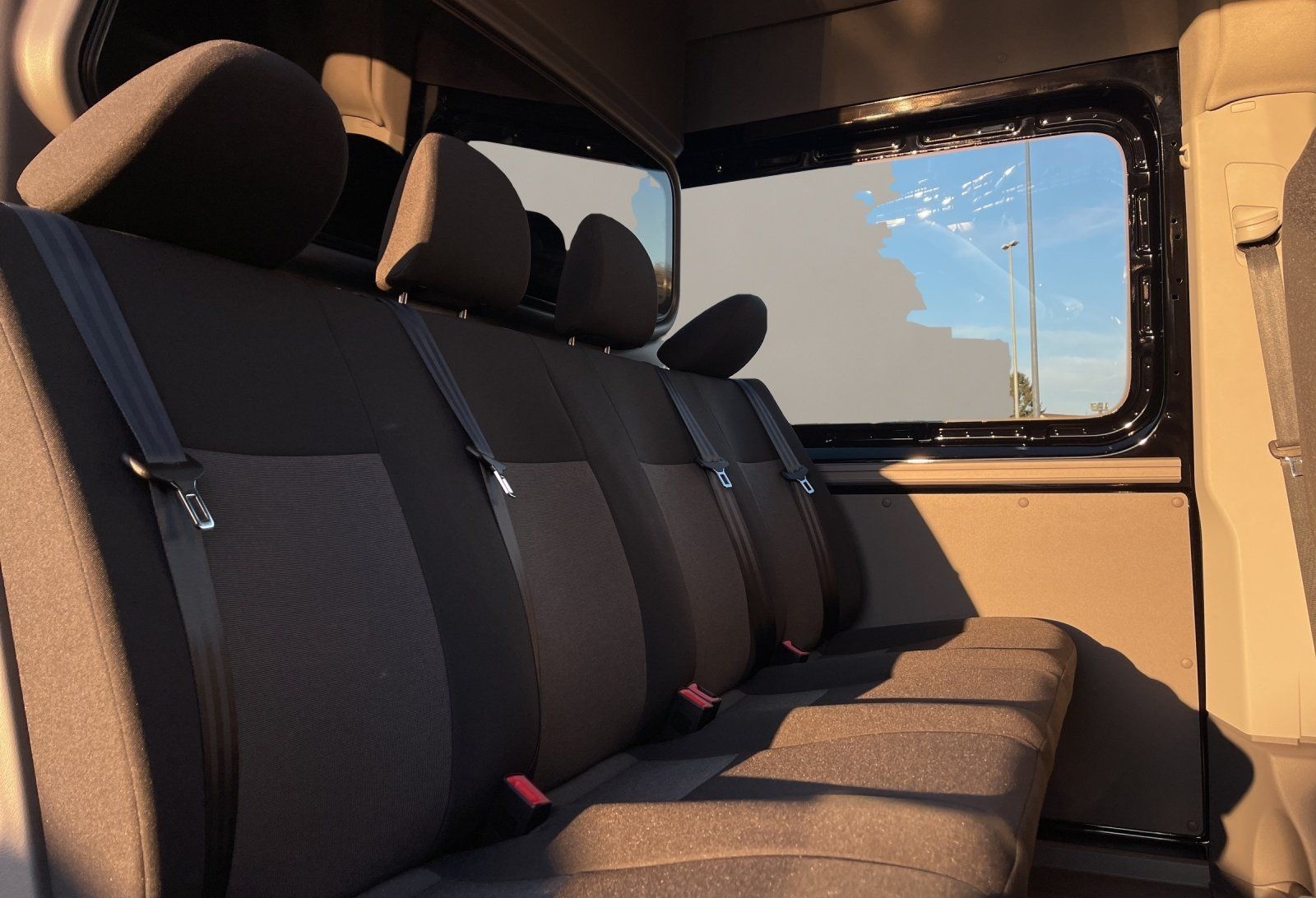 Volkswagen Crafter 35 Kasten Plus FWD MR Hochdach TDI foto 15