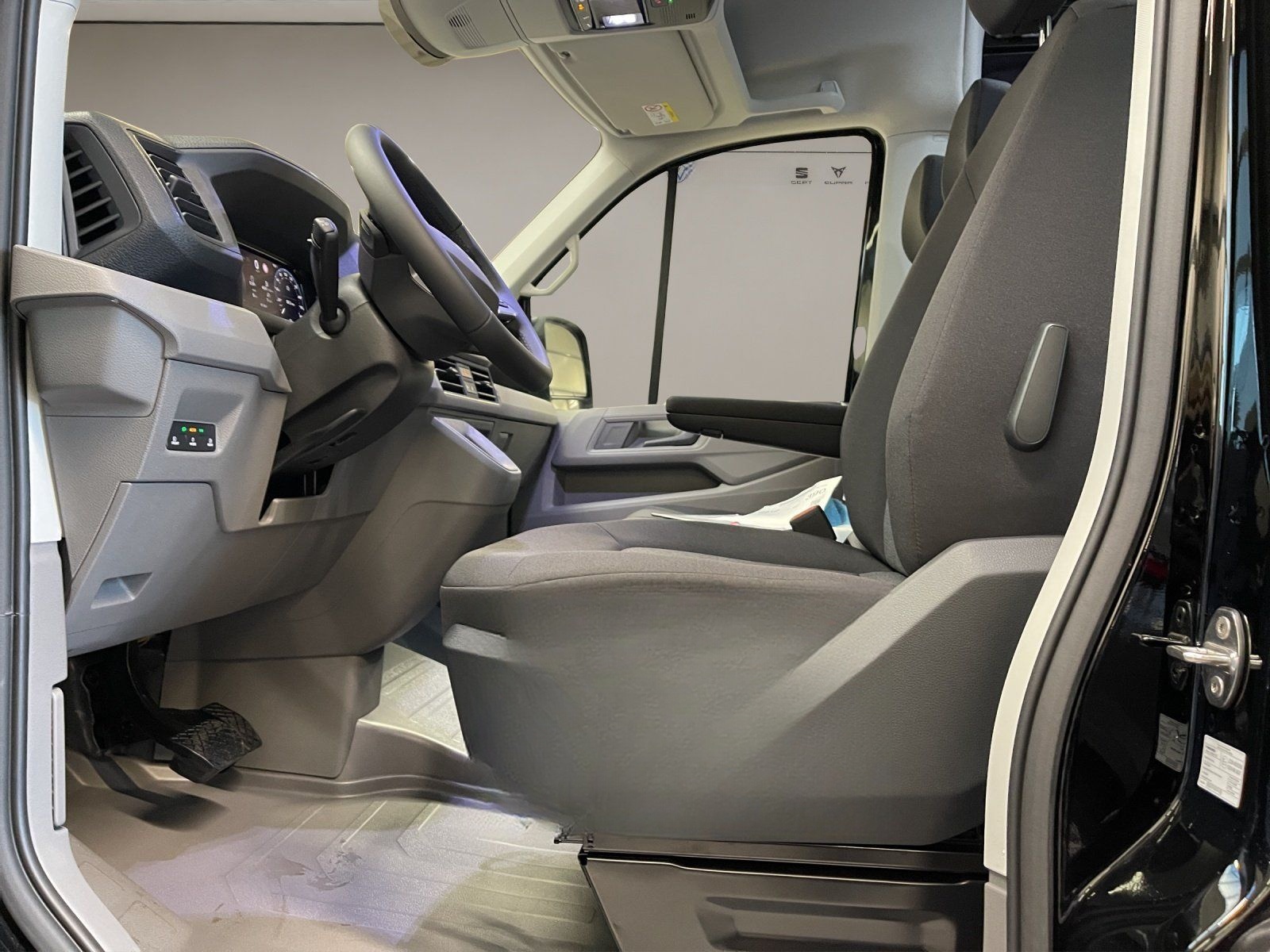 Volkswagen Crafter 35 Kasten Plus FWD MR Hochdach TDI foto 7