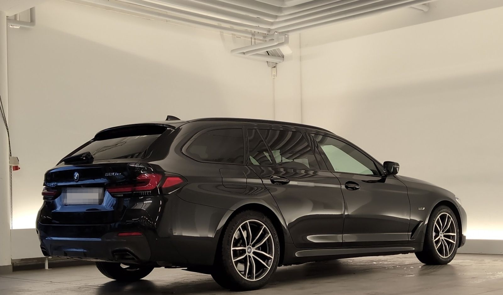 BMW 520e Touring M Sport Navi/Laser/RFK/HuD/ACC/DAB foto 8