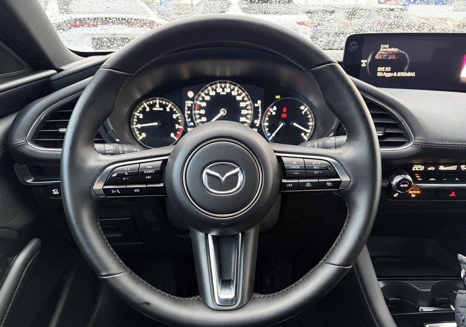 Mazda 3 | VFW | Exclusive-Line | Design-Paket | BOSE foto 11