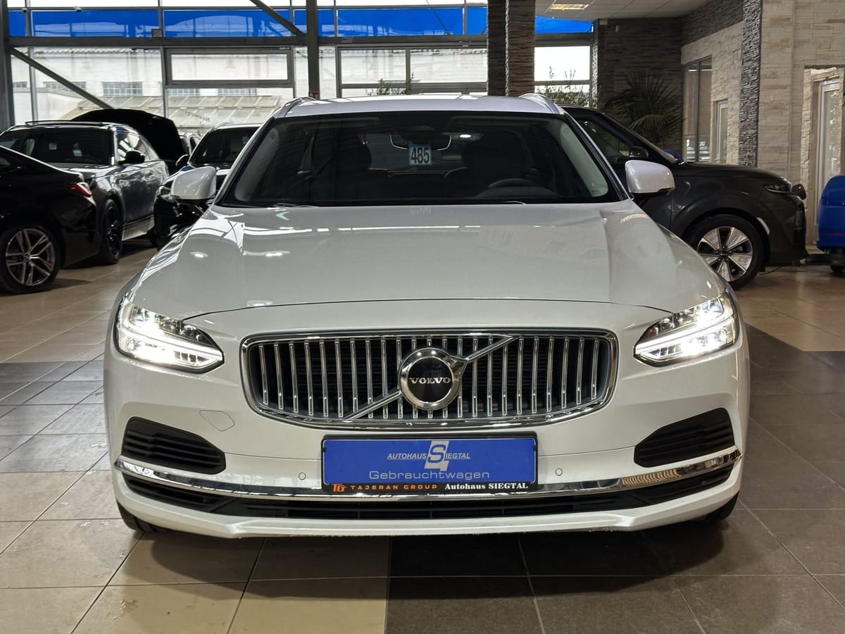 Volvo V90 Core Recharge Hybrid AWD Harman Kardon Leder foto 2