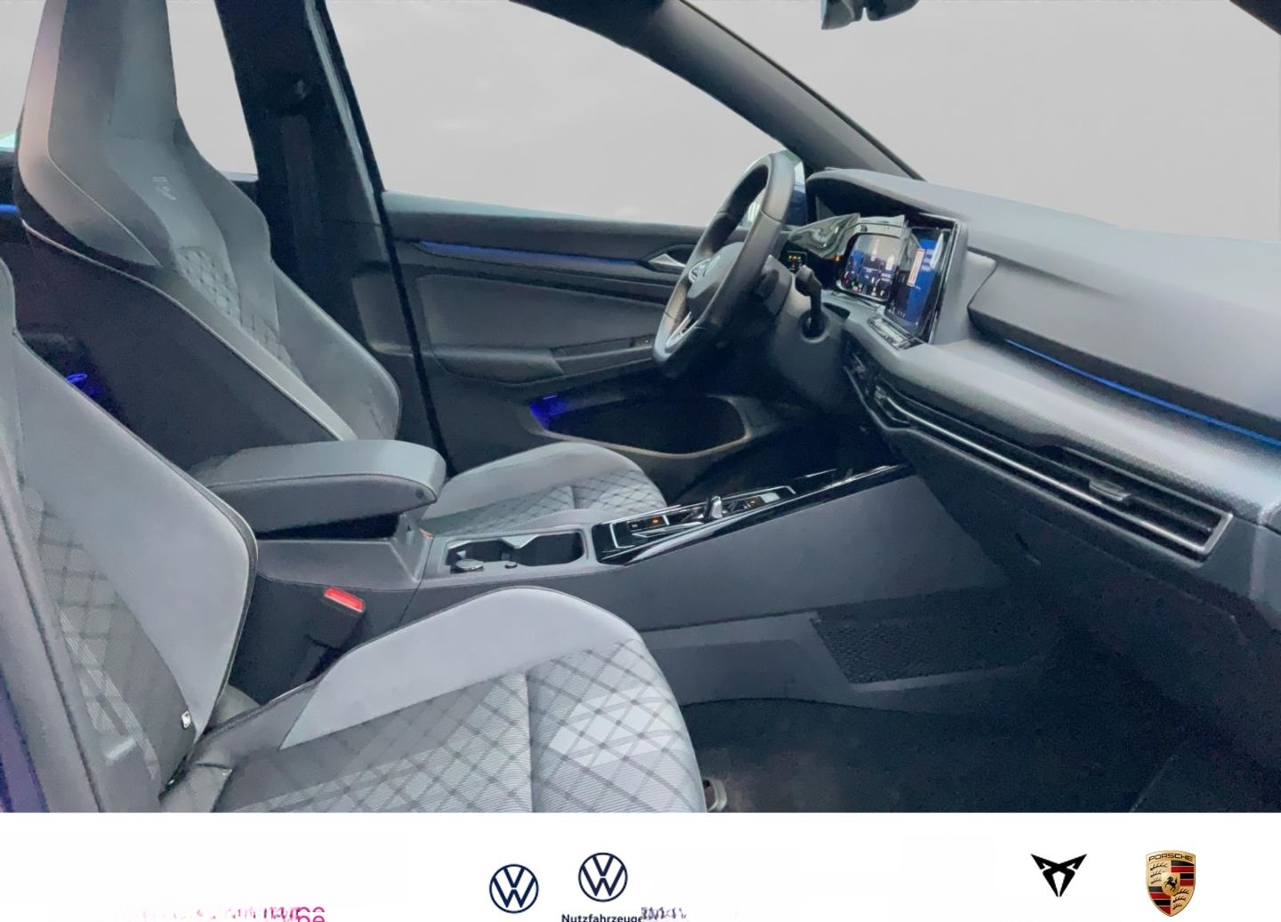 Volkswagen Golf VIII R-Line 2,0 TSI DSG Sportpaket El. Pano foto 11