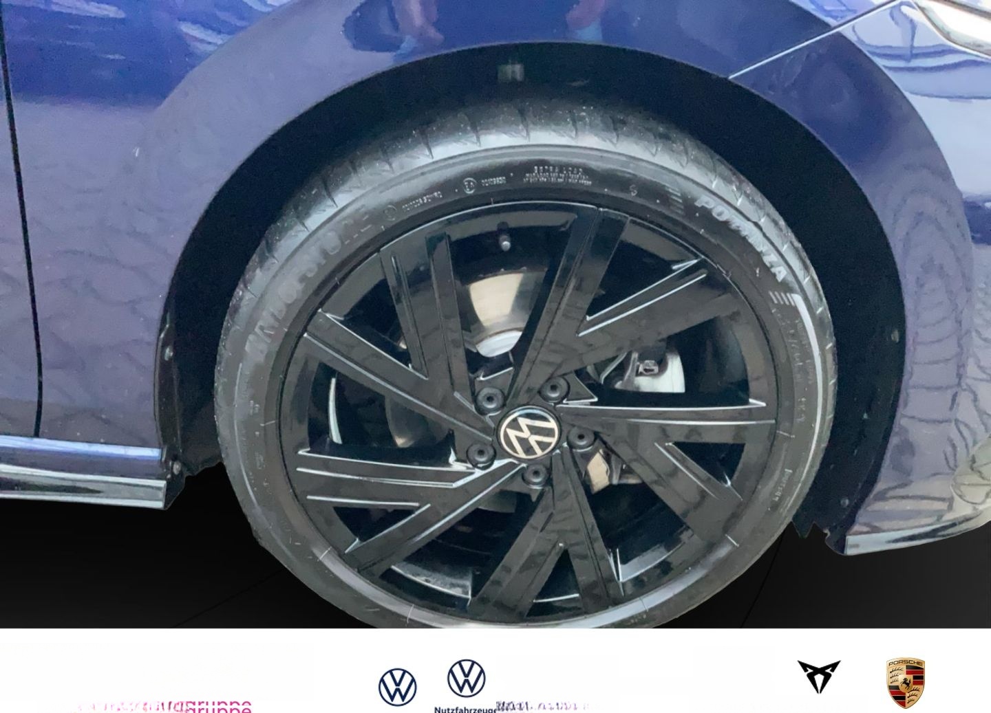 Volkswagen Golf VIII R-Line 2,0 TSI DSG Sportpaket El. Pano foto 6