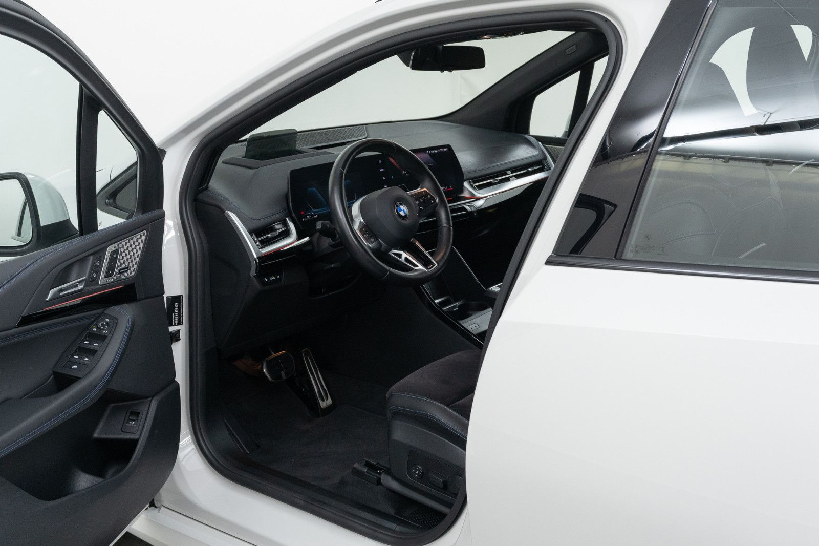 BMW 220 i Active Tourer M Sport foto 9