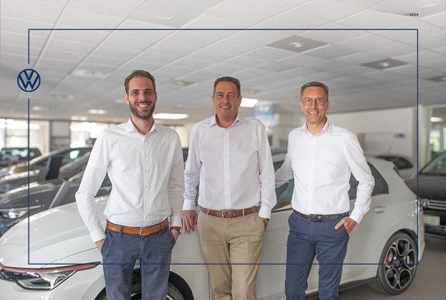 Volkswagen T-Roc R-Line 1.5 eTSI DSG AHK Kamera Navi ACC Ke foto 18