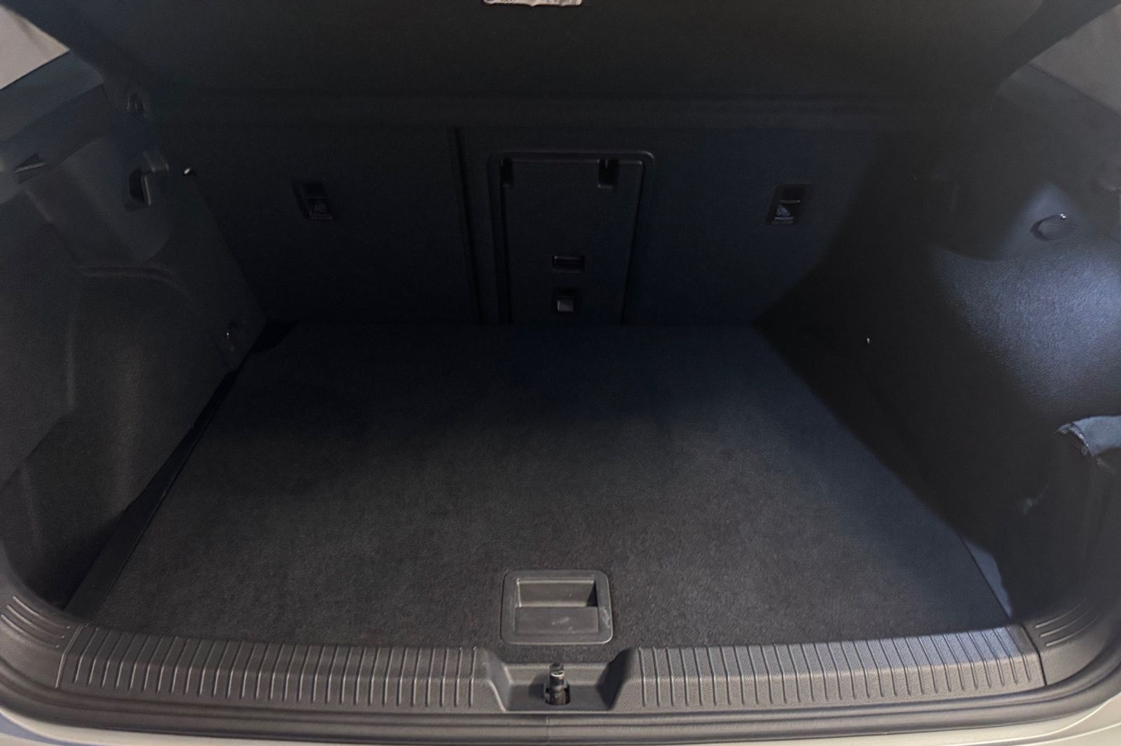 Volkswagen Golf Life 2.0TDI NAVI KAM ACC SHZ foto 8