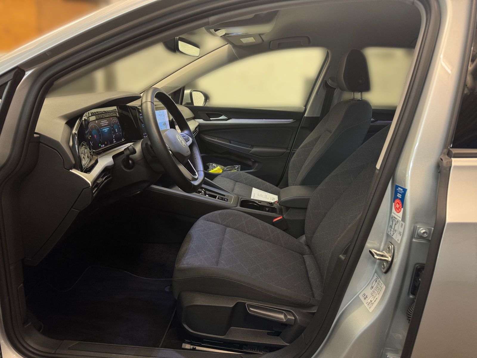 Volkswagen Golf Life 2.0TDI NAVI KAM ACC SHZ foto 9