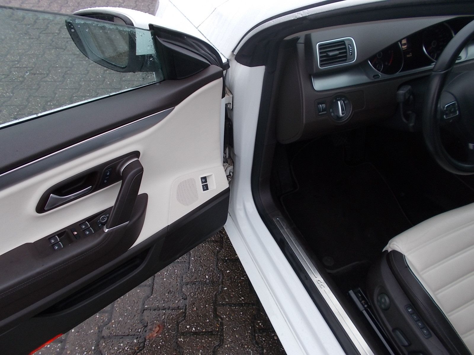 Volkswagen CC 2.0 TDi, Navi, Leder, PanoDach, Bi Xenon foto 18