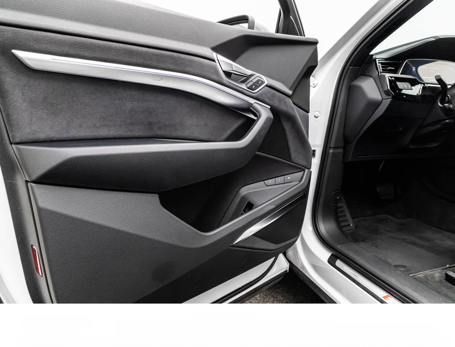 Audi E-TRON SPORTBACK S BLACK MATRIX/ACC/HuD/PANO/KAM foto 14