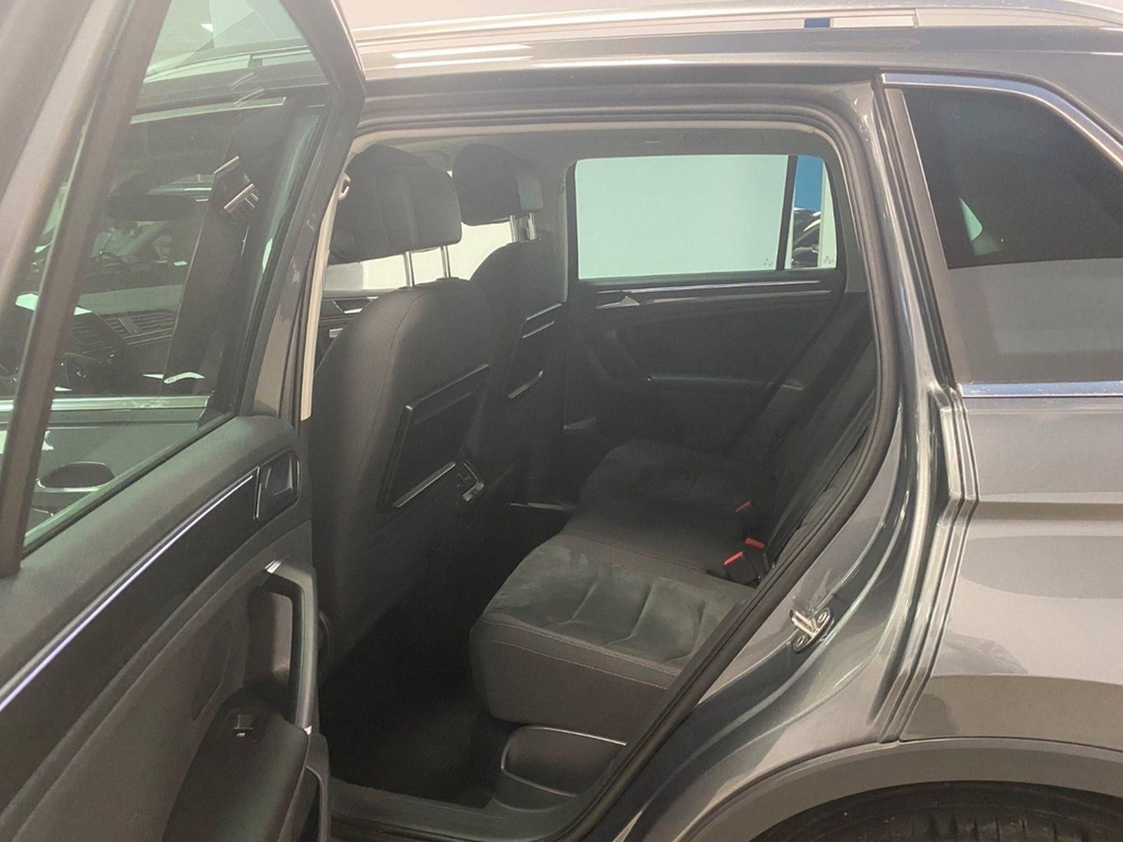 Volkswagen Tiguan 2.0 TSI DSG 4MOTION Highline+ACC+DCC+NAVI foto 18