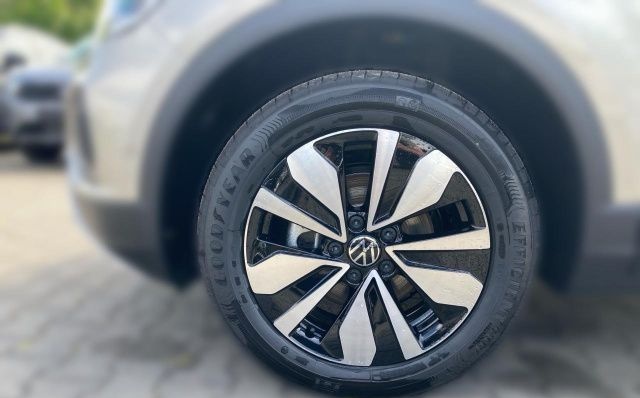 Volkswagen T-Roc 1.0 TSI Move IQ-Drive AHK Rear View foto 12