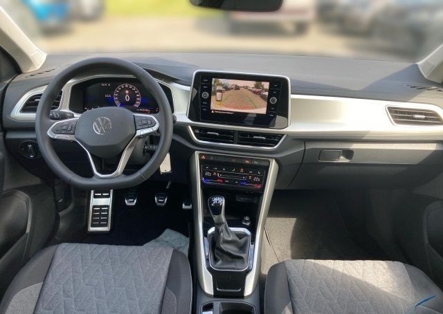 Volkswagen T-Roc 1.0 TSI Move IQ-Drive AHK Rear View foto 5