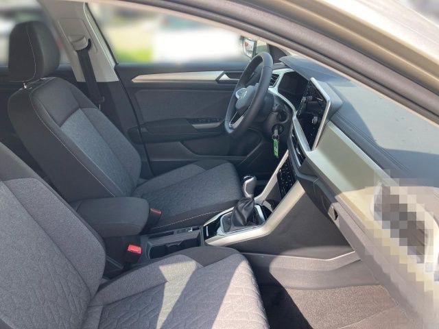 Volkswagen T-Roc 1.0 TSI Move IQ-Drive AHK Rear View foto 8