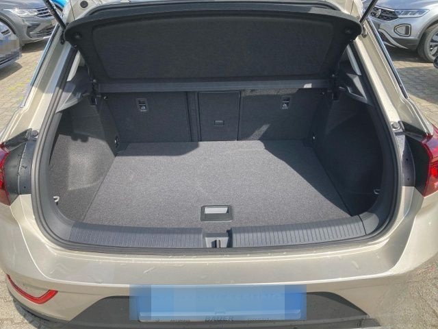 Volkswagen T-Roc 1.0 TSI Move IQ-Drive AHK Rear View foto 10