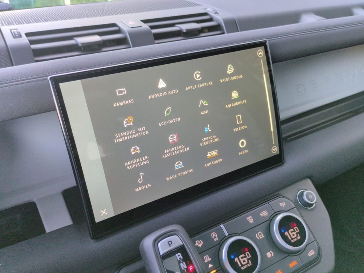 Land Rover Defender 110 D300 X-Dynamic S AHK Black-P. Navi foto 15