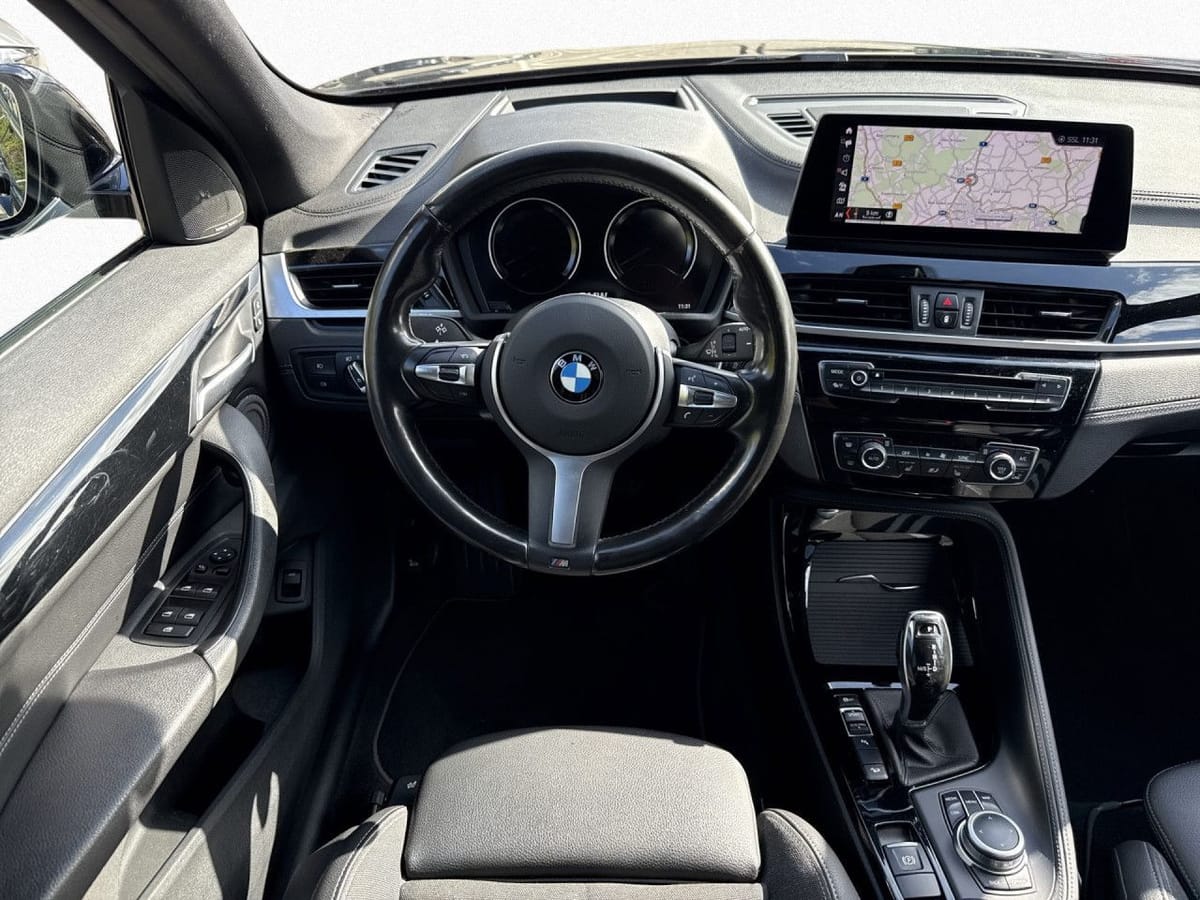 BMW X1 xD 20i Sport Line LED Nav DA HUD Pano Kam HK foto 14