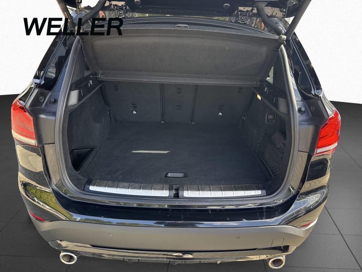 BMW X1 xD 20i Sport Line LED Nav DA HUD Pano Kam HK foto 16