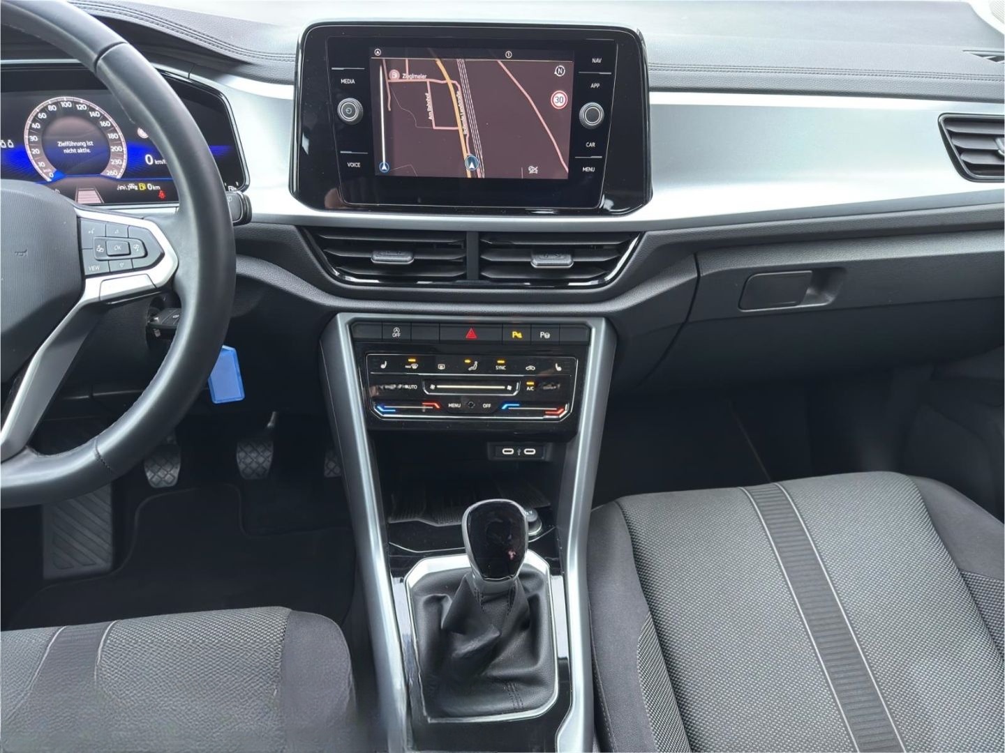 Volkswagen T-Roc 1.0 TSI Life LED ACC NAVI DIG. COCKPIT foto 21