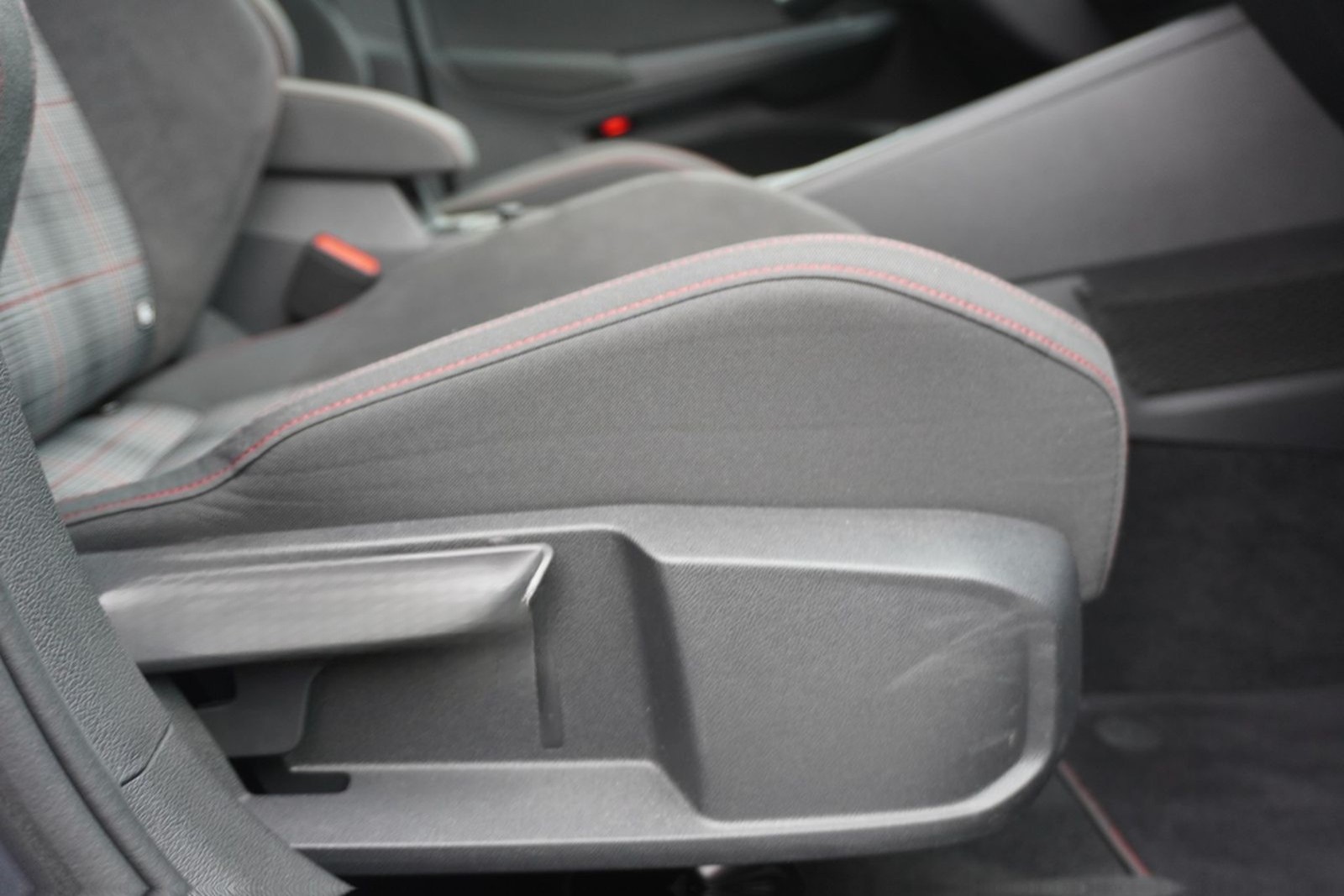 Volkswagen Golf VIII 2.0 GTI LED Head-Up HarmanKardon Navi foto 13