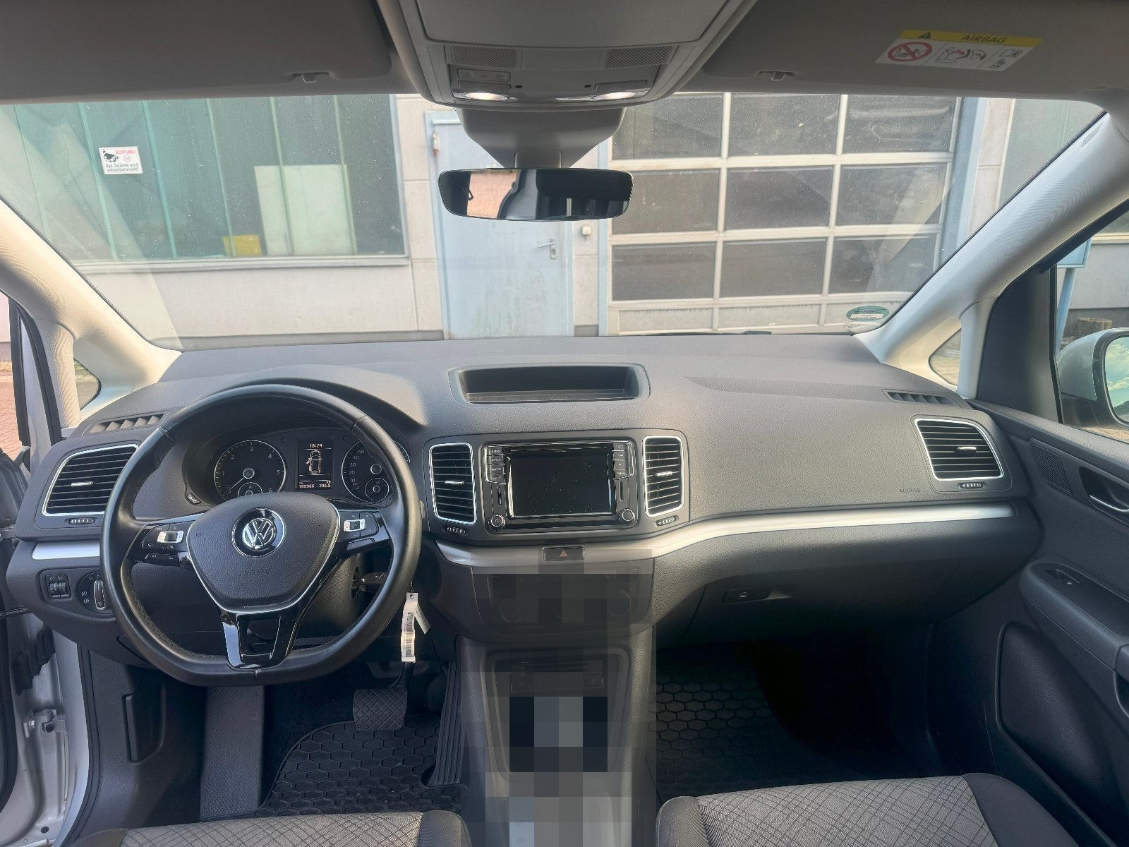 Volkswagen Sharan 2.0 TDI DSG Trendline NAVI SHZ MFL foto 14