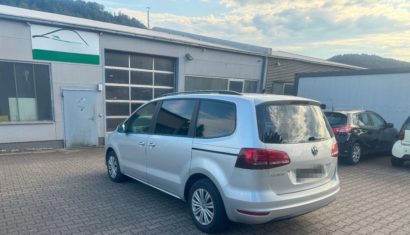 Volkswagen Sharan 2.0 TDI DSG Trendline NAVI SHZ MFL foto 9