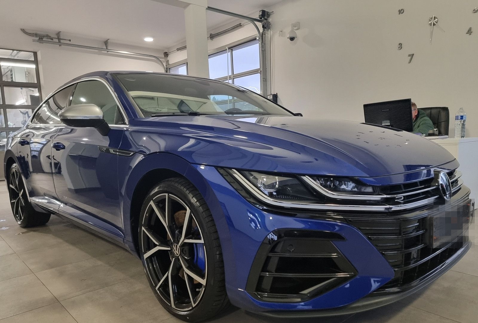 Volkswagen Arteon R 4Mot. Aut-F1 Leder Navi Virtual HUD 20" foto 4